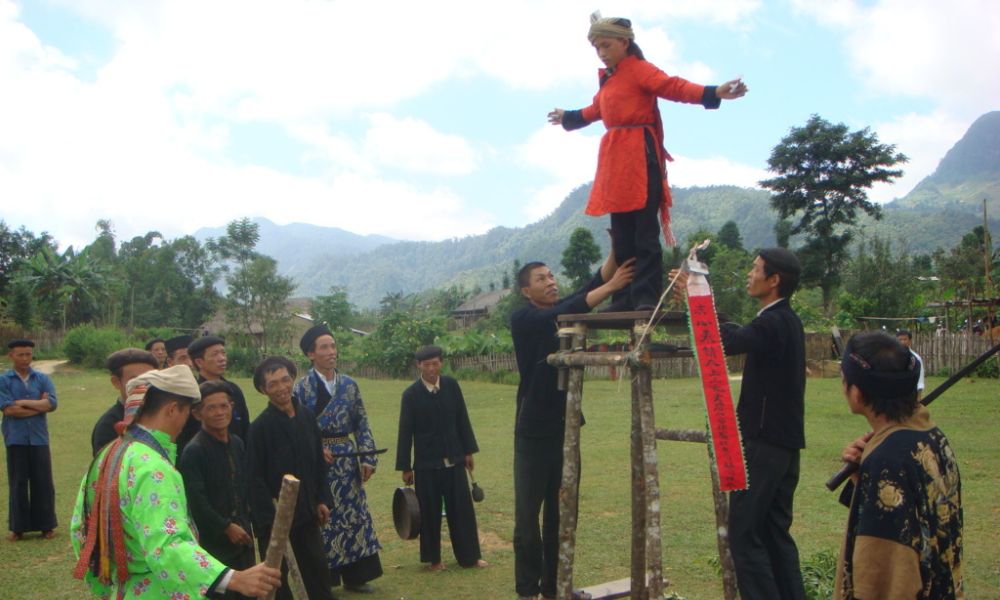 ha-giang-canola-flowers-and-highland-festivals